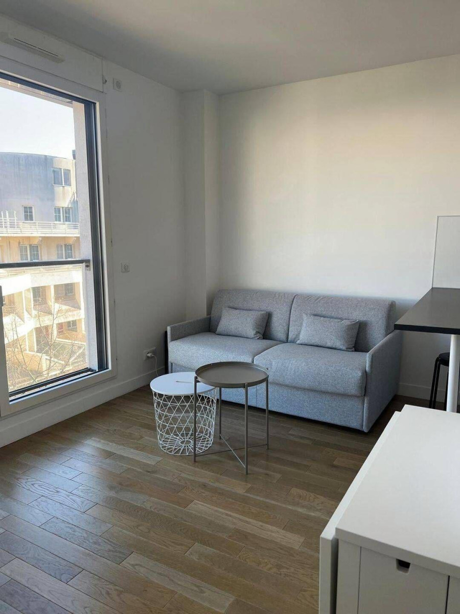 
                                                Location
                                                 Beau studio meublé 27m² avec vue Tour Eiffel
