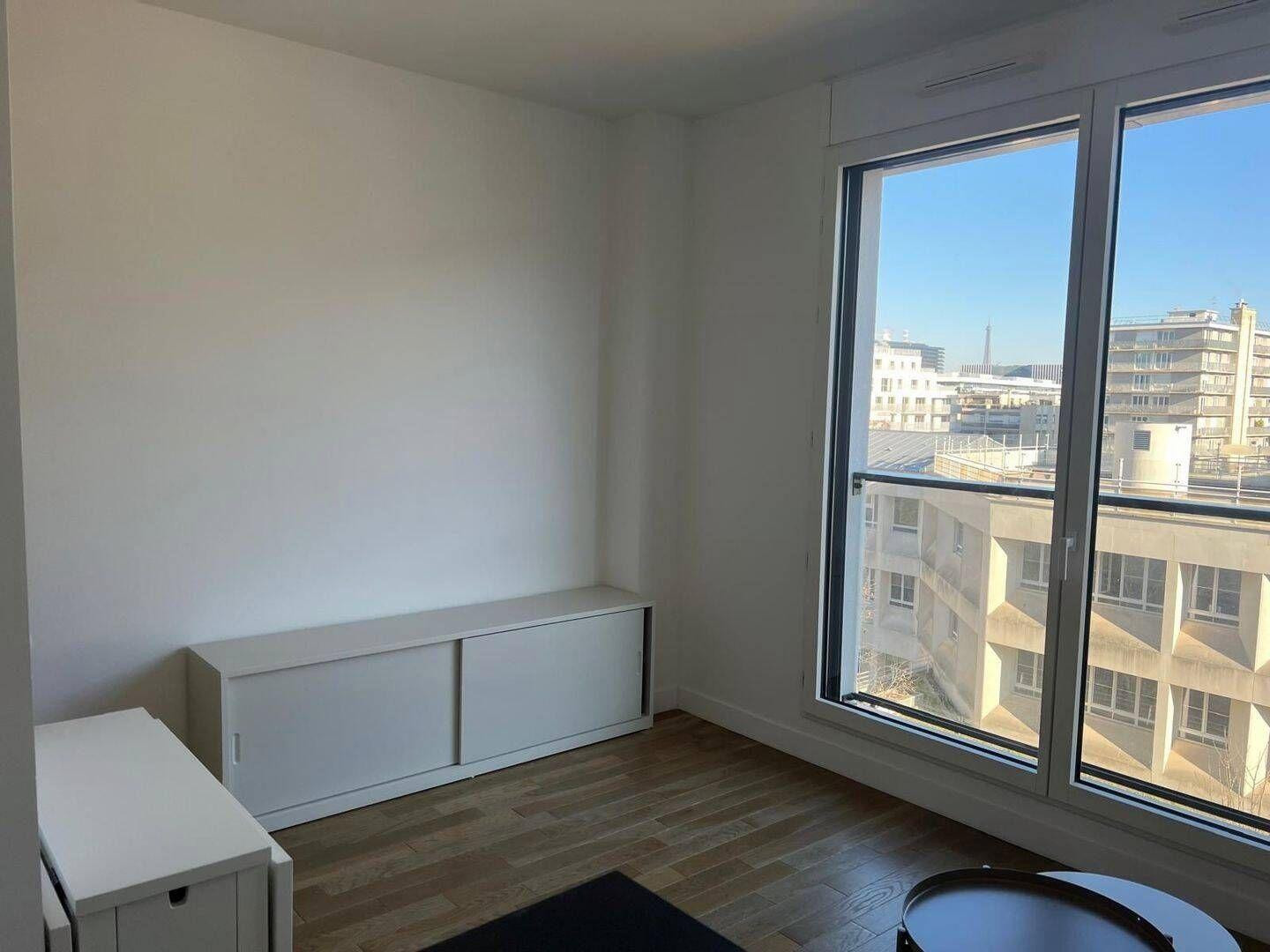 
                                                Location
                                                 Beau studio meublé 27m² avec vue Tour Eiffel