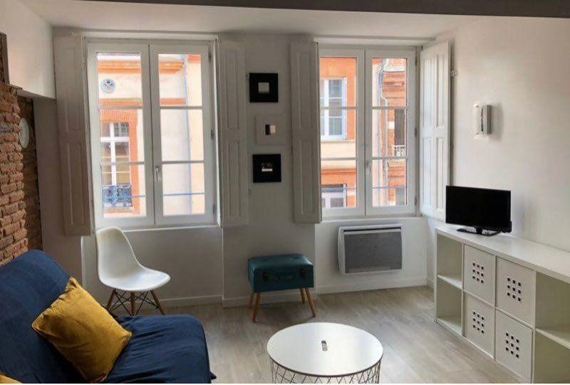 
                                                Location
                                                 Beau studio meublé 27m² Carmes lumineux et calme