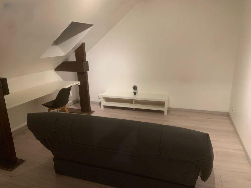 
                                                Location
                                                 Beau studio meublé 27m² dans le centre-ville