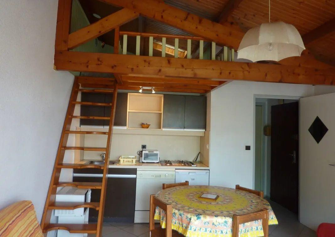 
                                                Location
                                                 Beau studio meublé 27m² face à la mer les Minimes