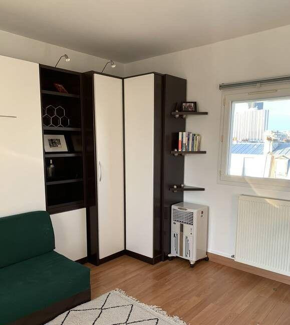 
                                                Location
                                                 Beau studio meublé 28m² avec balcon