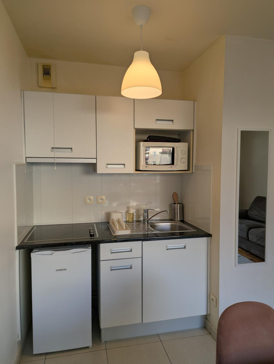 
                                                Location
                                                 Beau studio meublé  28m² avec terrasse 14m²