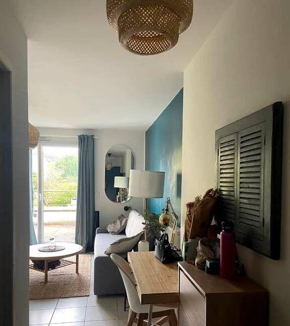 
                                                Location
                                                 Beau studio meublé 28m² + balcon & parking