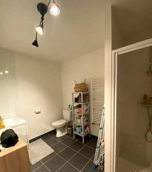 
                                                Location
                                                 Beau studio meublé 28m² + balcon & parking