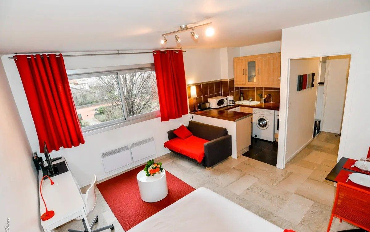 
                                                Location
                                                 Beau studio meublé 28m² calme et lumineux