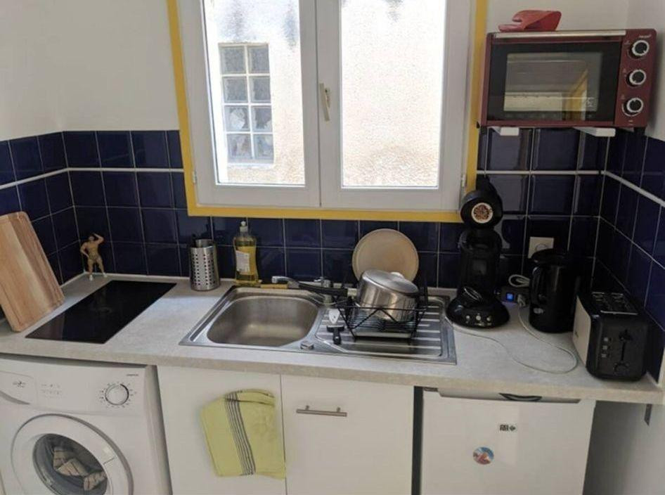 
                                                Location
                                                 Beau studio meublé 28m quartier agréable, calme