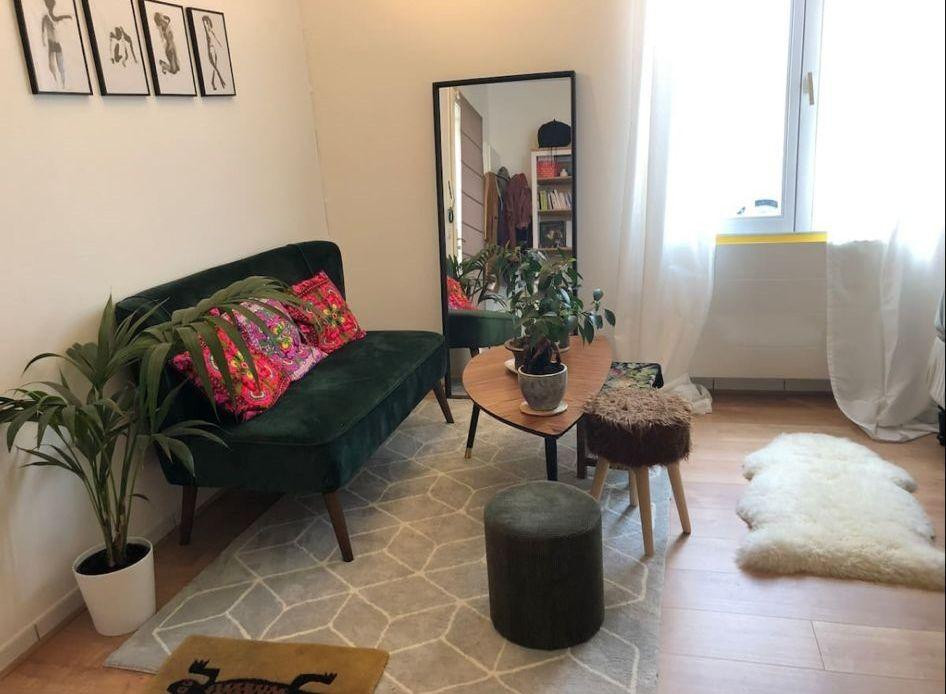 
                                                Location
                                                 Beau studio meublé 28m quartier agréable, calme