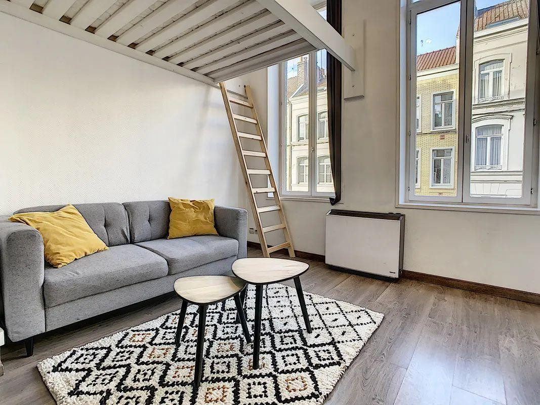 
                                                Location
                                                 Beau studio meublé 28m² rénové rue de Fleurus