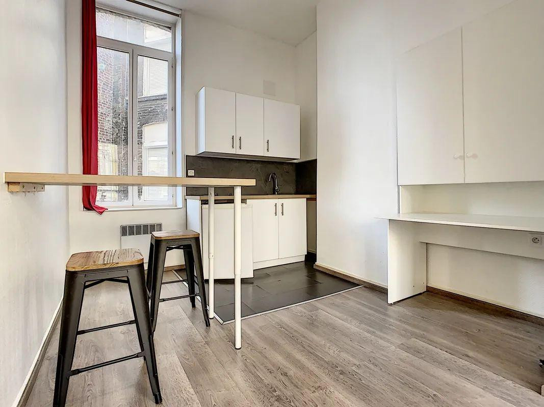 
                                                Location
                                                 Beau studio meublé 28m² rénové rue de Fleurus