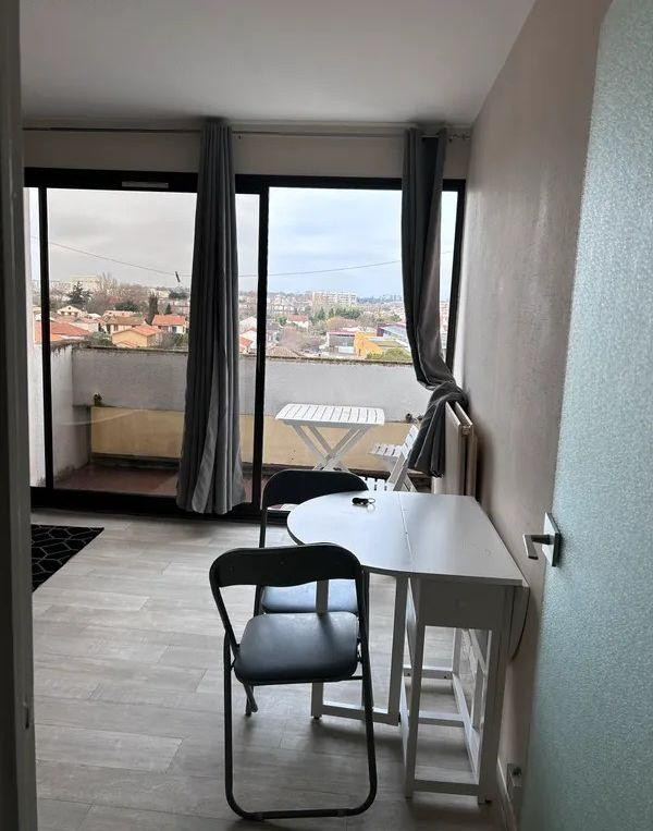 
                                                Location
                                                 Beau studio meublé 29m² calme, clair et ensoleillé