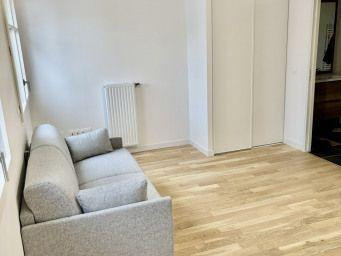 
                                                Location
                                                 Beau studio meublé 29m² lumineux