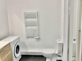 
                                                Location
                                                 Beau studio meublé 29m² lumineux