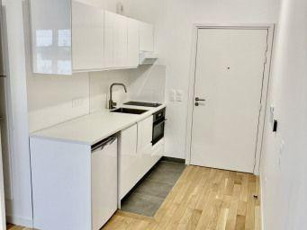 
                                                Location
                                                 Beau studio meublé 29m² lumineux
