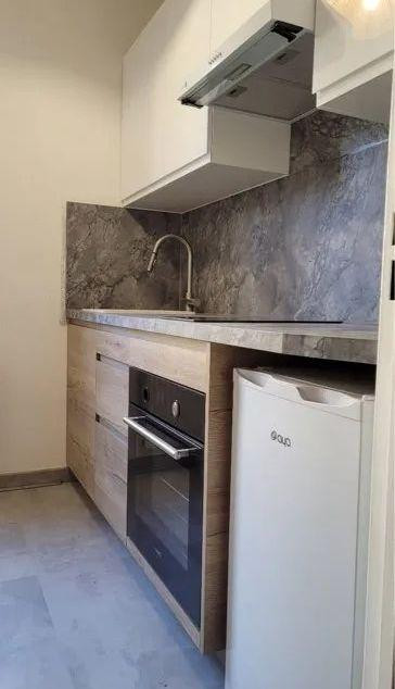 
                                                Location
                                                 Beau studio meublé 29m² refait à neuf Esplanade