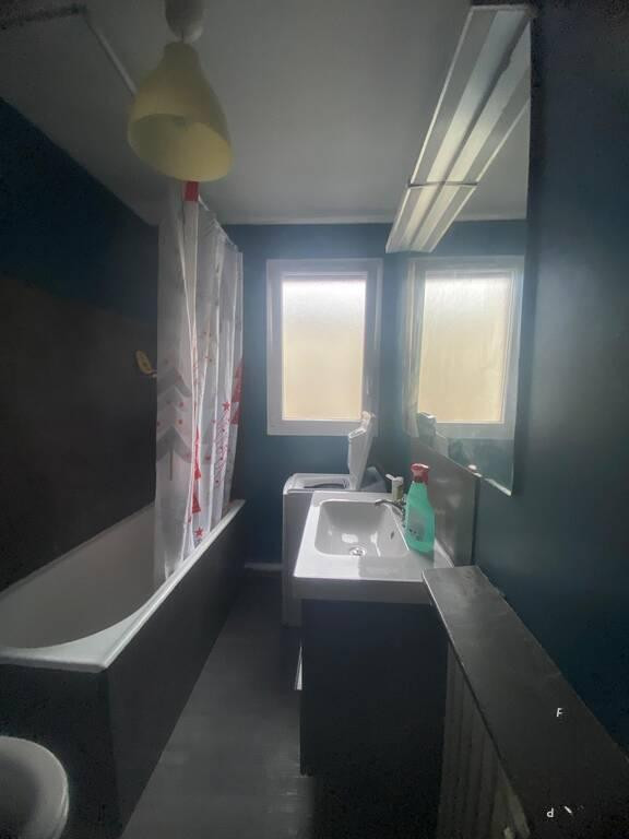 
                                                Location
                                                 Beau studio meublé 30 m²