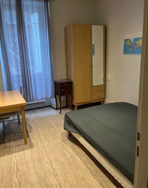 
                                                Location
                                                 Beau studio meublé 30m²