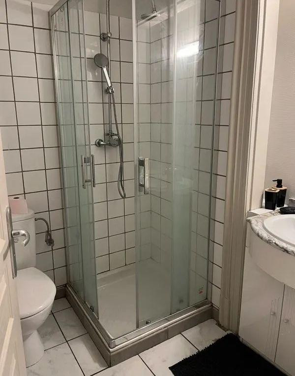 
                                                Location
                                                 Beau studio meublé 30m²