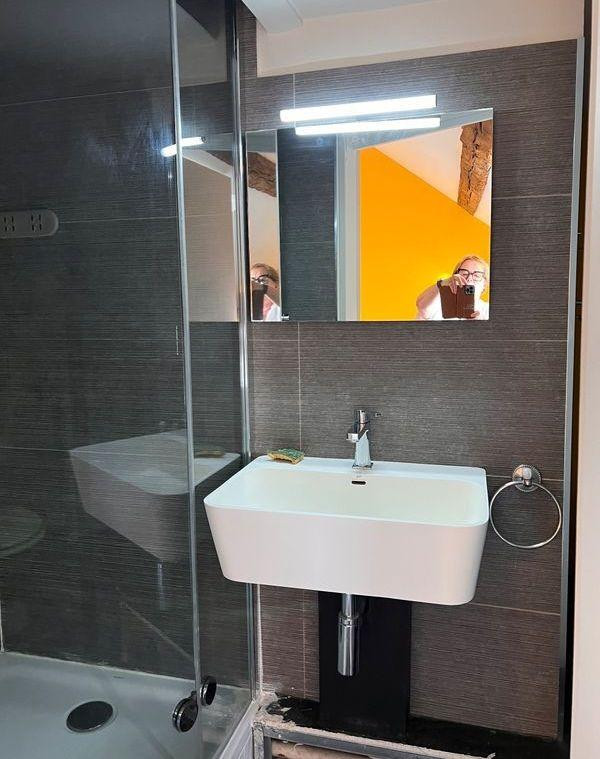 
                                                Location
                                                 Beau studio meublé 30m²