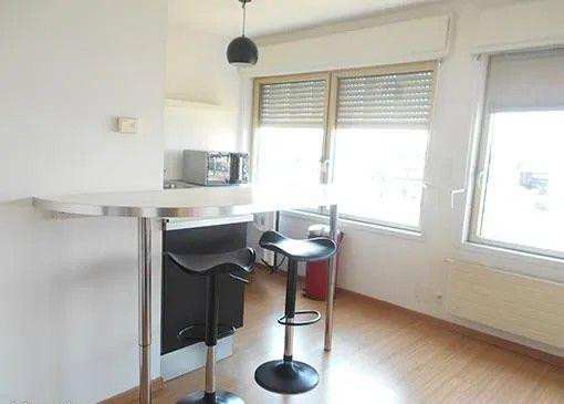 
                                                Location
                                                 Beau studio meuble 30m² en zone Linkling