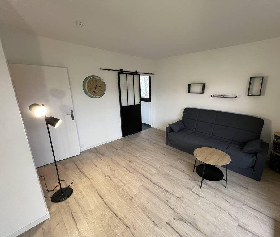 
                                                Location
                                                 Beau studio meublé 30m² entièrement refait