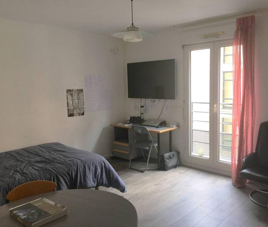 
                                                Location
                                                 Beau studio meublé 30m² refait à neuf avec parking