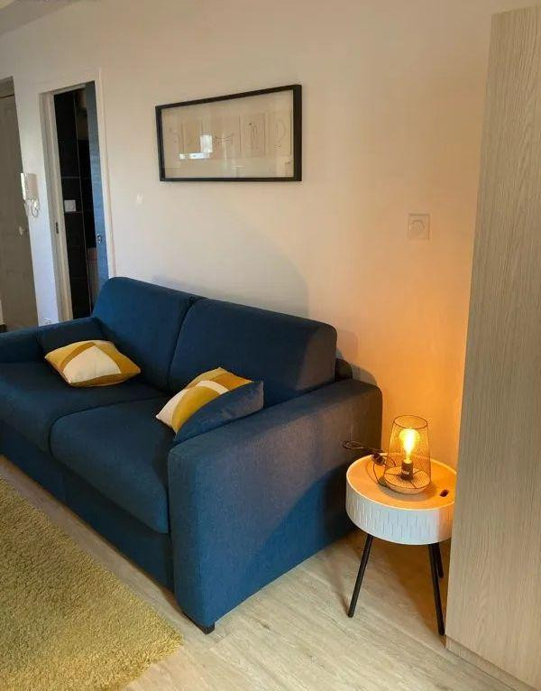 
                                                Location
                                                 Beau studio meublé 30m² tout équipé au calme