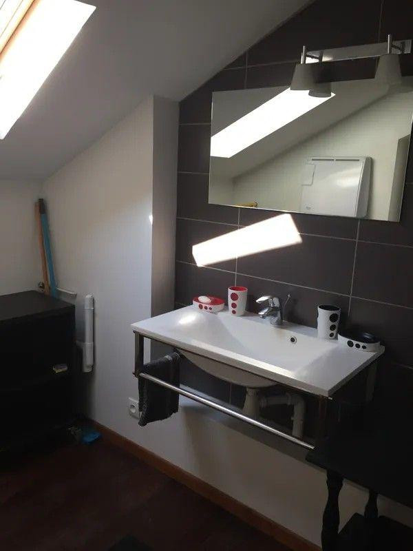 
                                                Location
                                                 Beau studio meublé 31m²