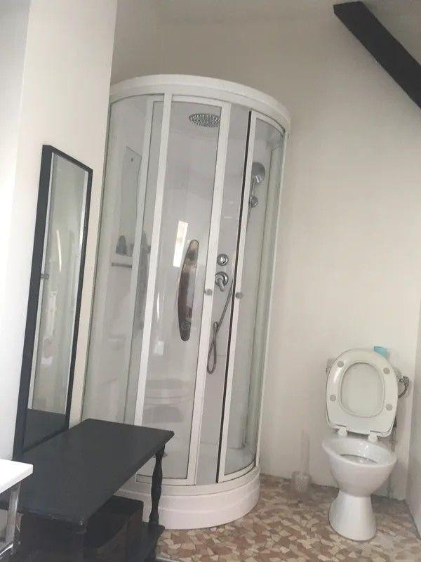 
                                                Location
                                                 Beau studio meublé 31m²