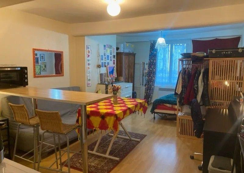 
                                                Location
                                                 Beau studio meublé 31m² centre-ville