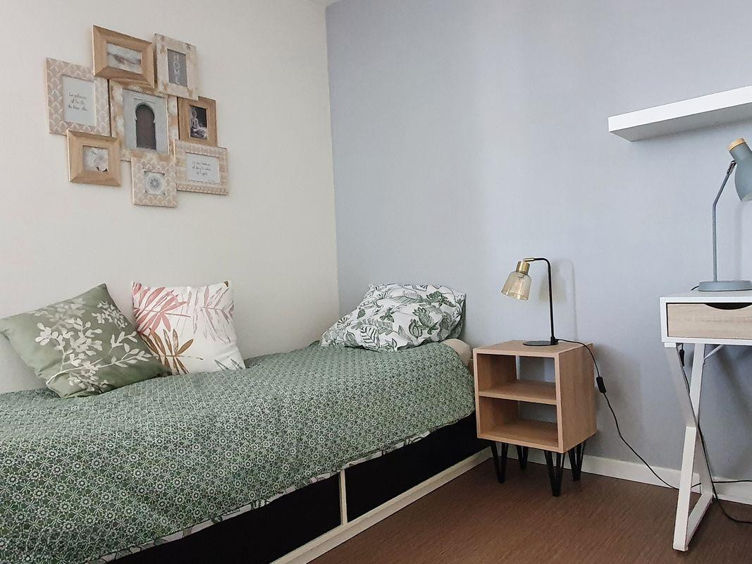 
                                                Location
                                                 Beau studio meublé 32 m2 et parking sécurisé