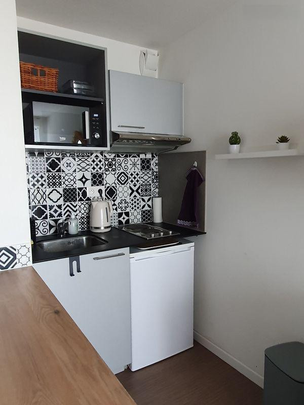 
                                                Location
                                                 Beau studio meublé 32 m2 et parking sécurisé