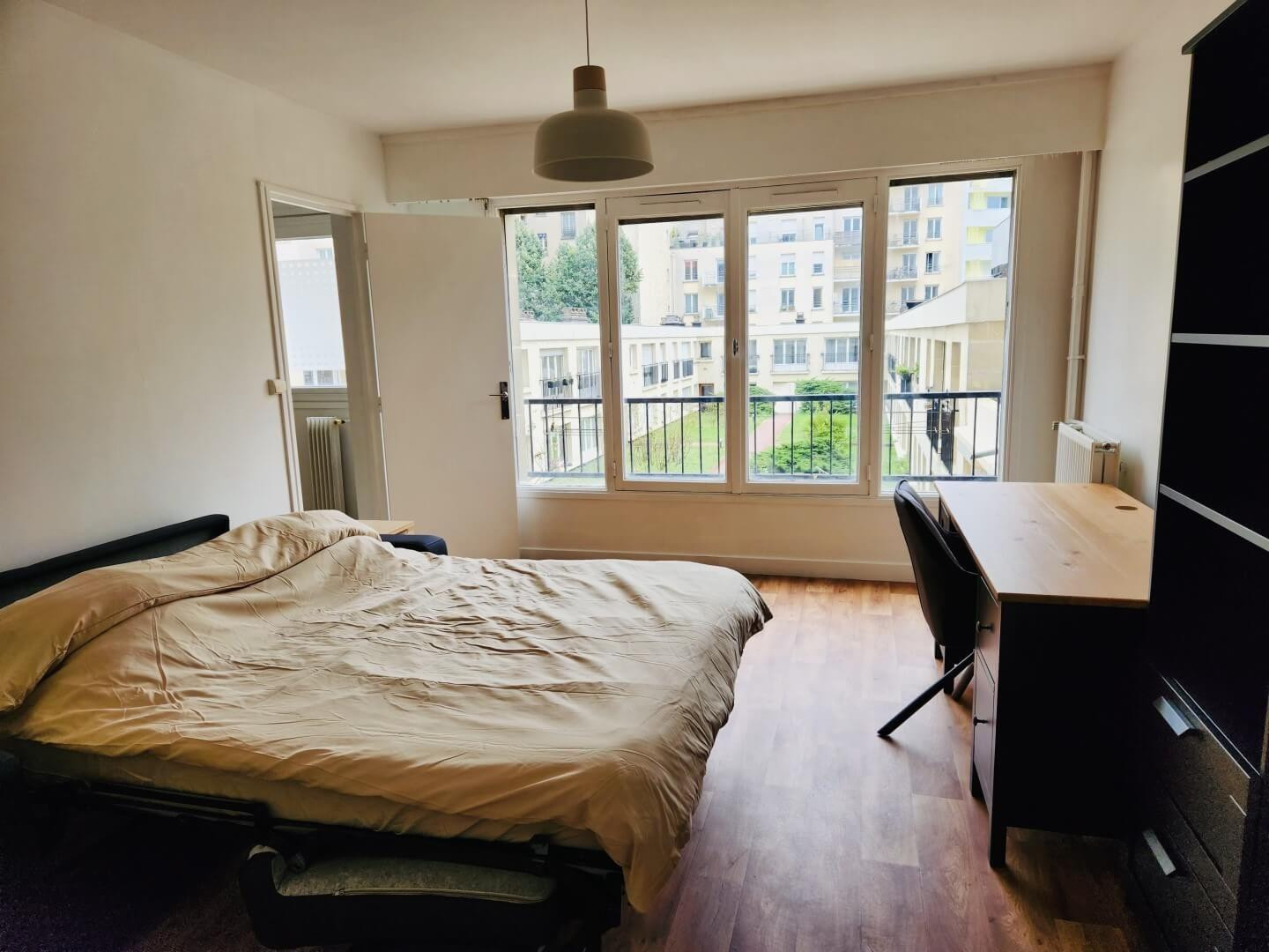 
                                                Location
                                                 Beau studio meublé 32m²