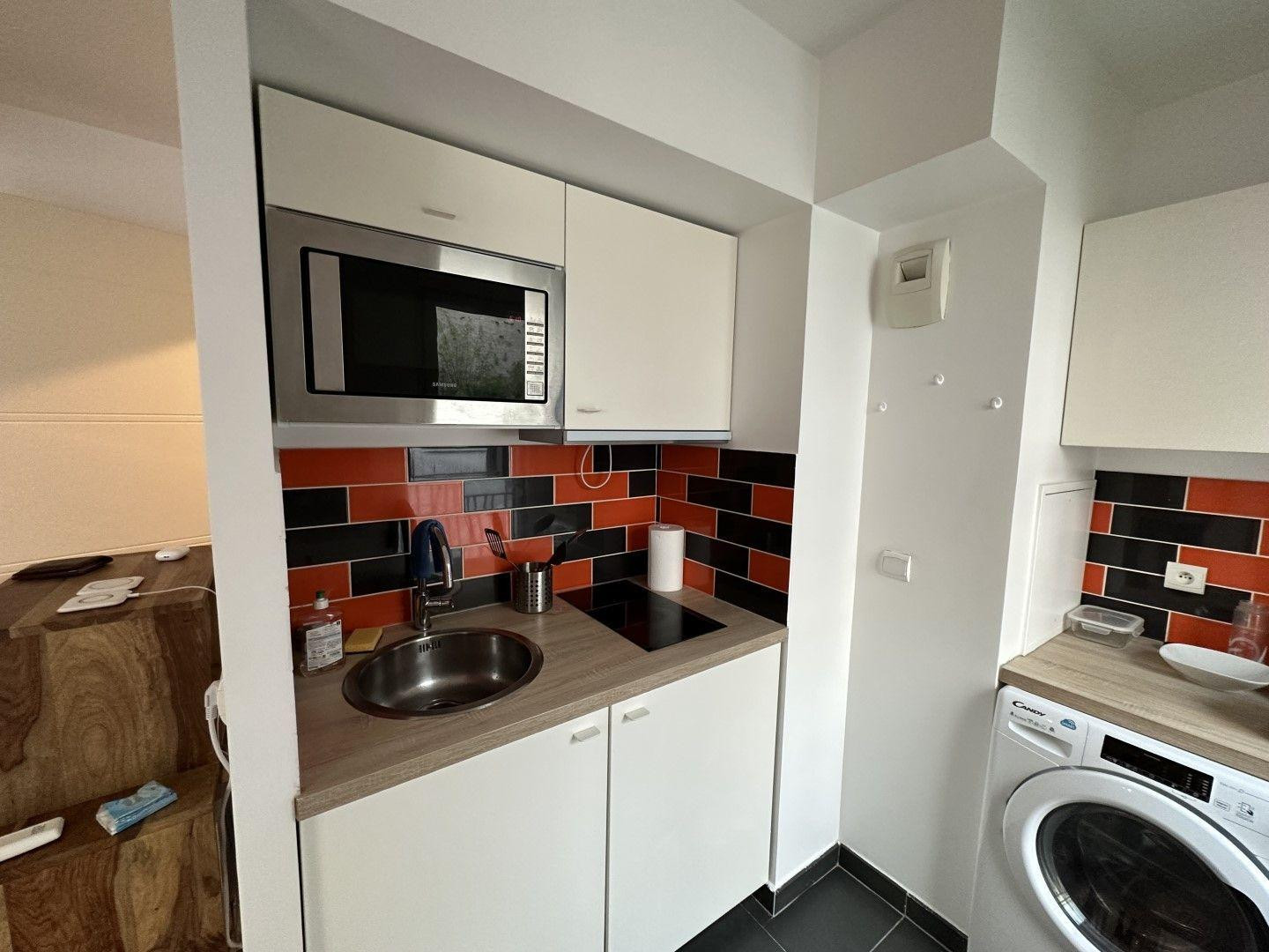 
                                                Location
                                                 Beau studio meublé 32m² au calme sur jardin