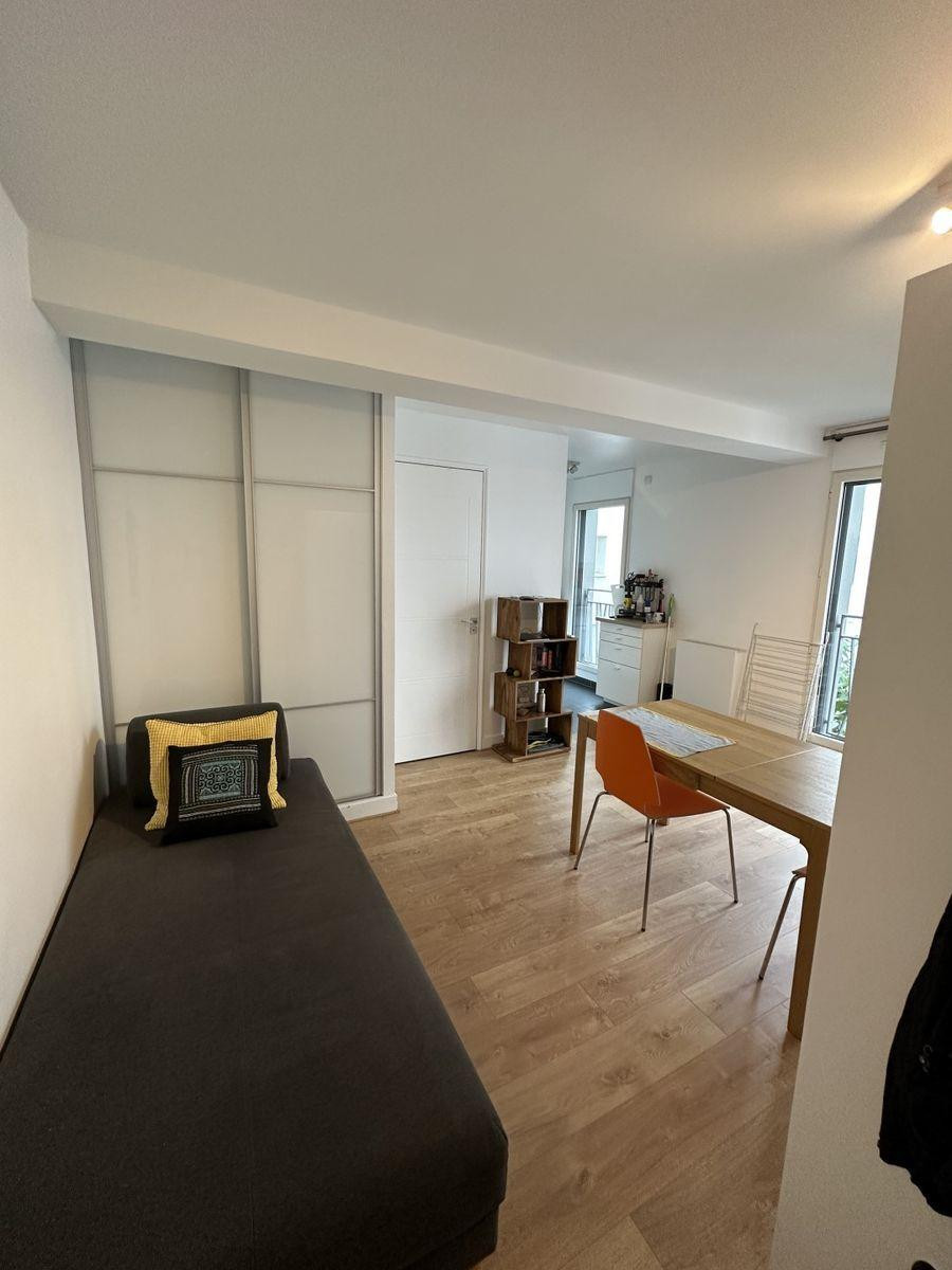 
                                                Location
                                                 Beau studio meublé 32m² au calme sur jardin