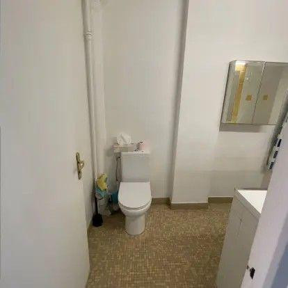 
                                                Location
                                                 Beau studio meublé 32m² avec balcon