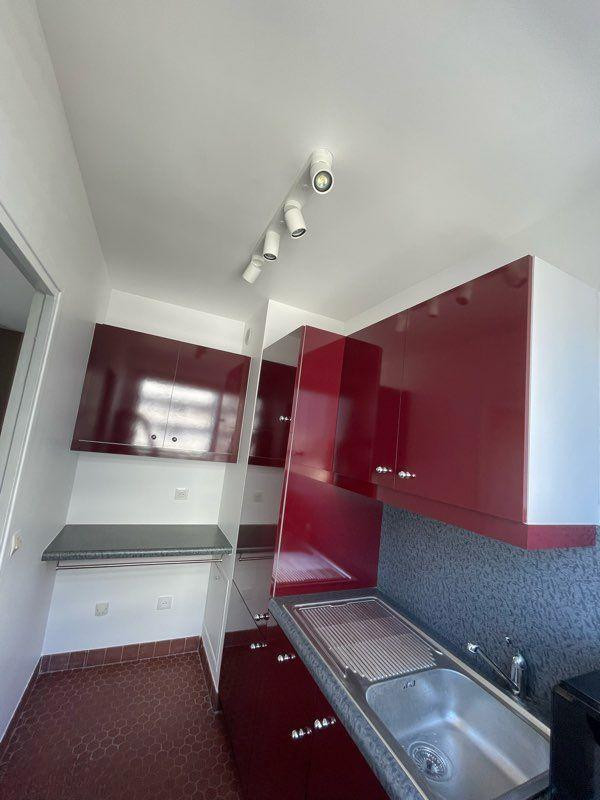 
                                                Location
                                                 Beau studio meublé 32m² lumineux avec parking