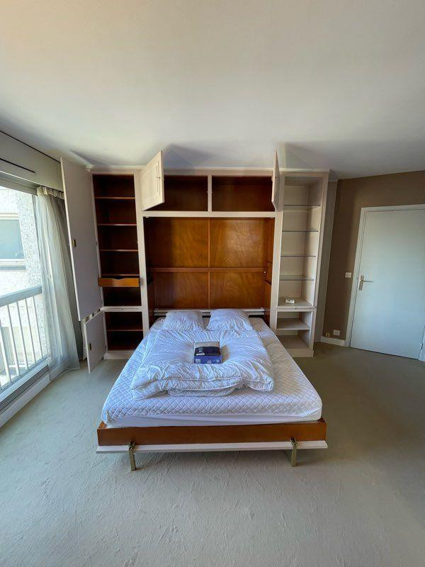 
                                                Location
                                                 Beau studio meublé 32m² lumineux avec parking