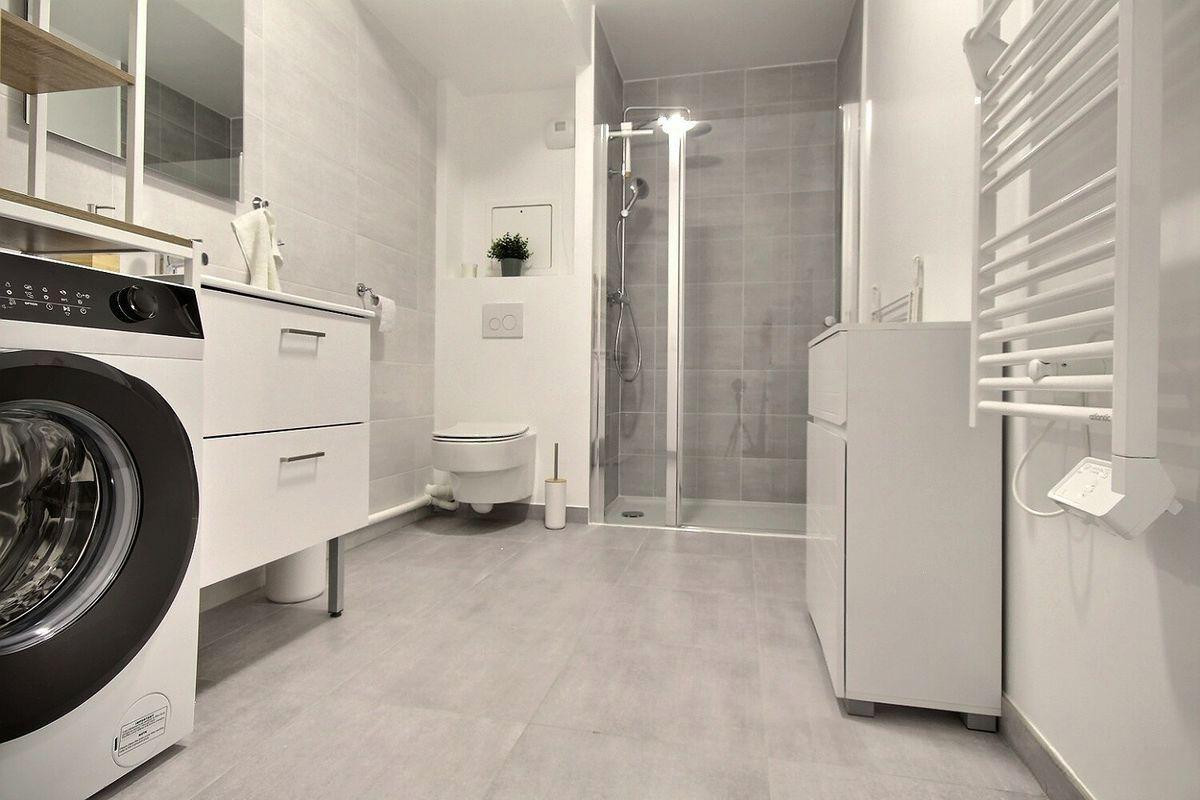 
                                                Location
                                                 Beau studio meublé 32m²  Romainville