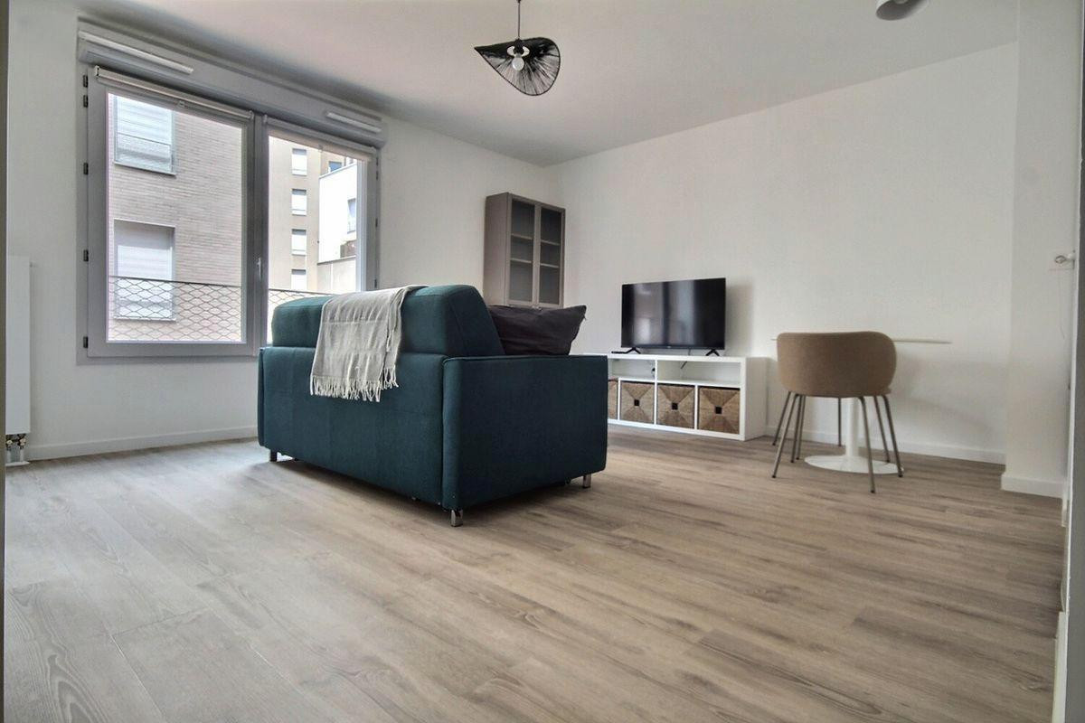 
                                                Location
                                                 Beau studio meublé 32m²  Romainville