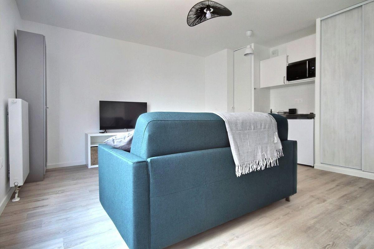 
                                                Location
                                                 Beau studio meublé 32m²  Romainville
