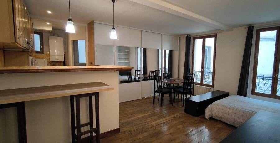 
                                                Location
                                                 Beau studio meublé 34 m² proche Guy Moquet