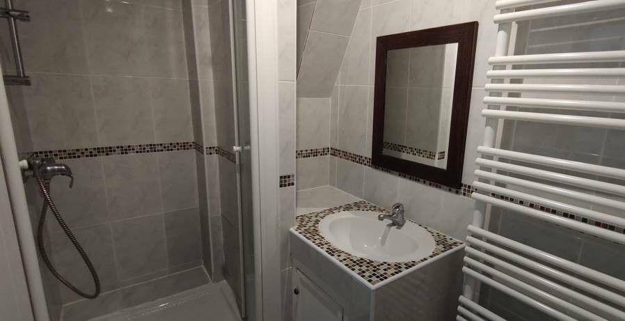 
                                                Location
                                                 Beau studio meublé 34 m² proche Guy Moquet