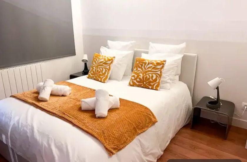 
                                                Location
                                                 Beau studio meublé 35m²