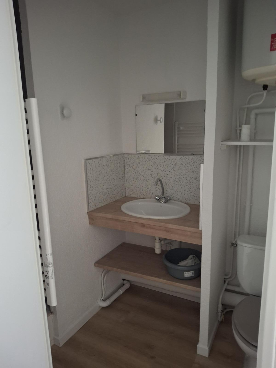 
                                                Location
                                                 Beau studio meublé 35m² Chantier naval