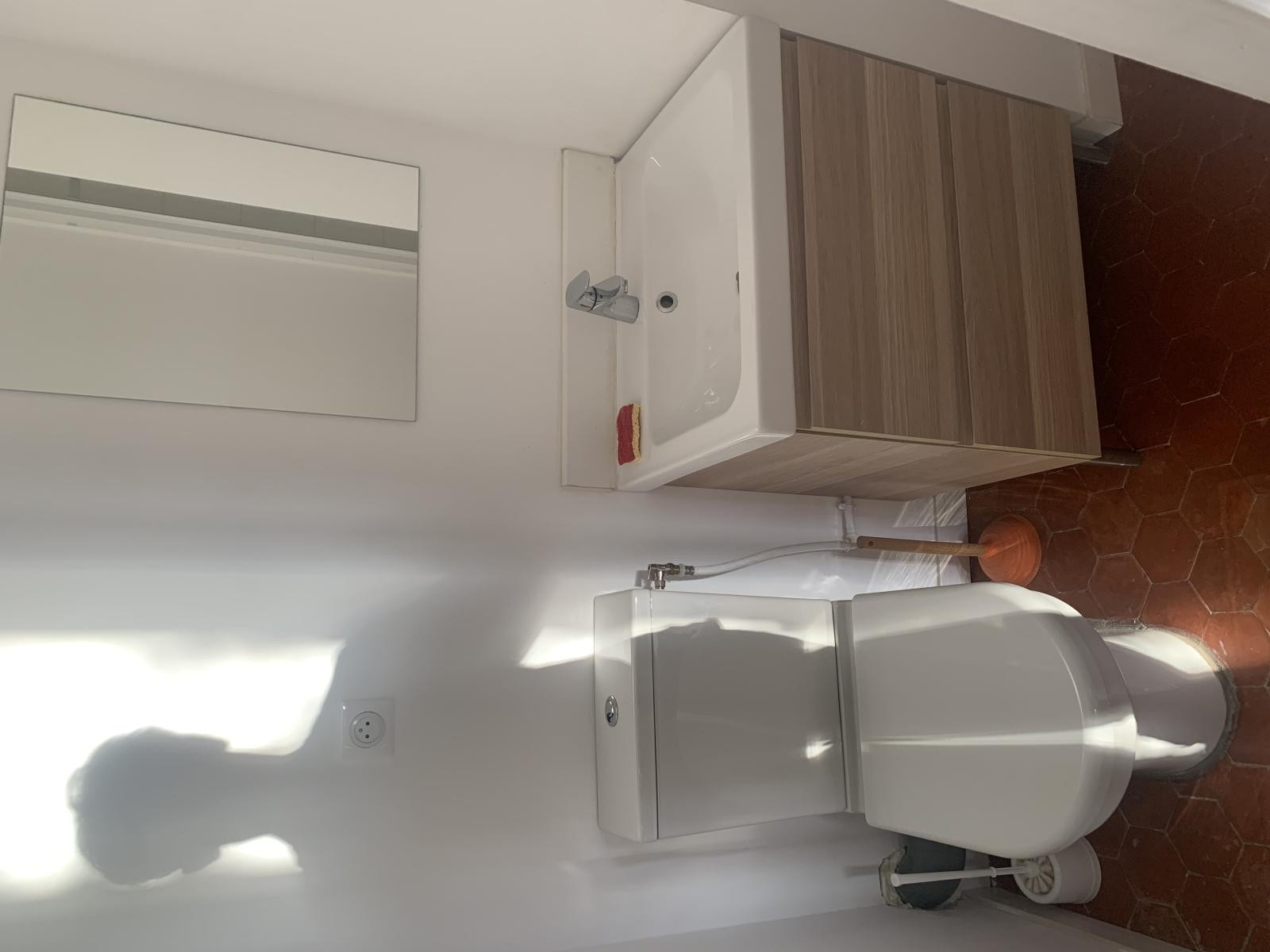 
                                                Location
                                                 Beau studio meublé 35m² cours Julien