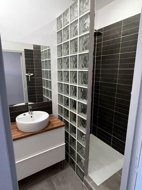 
                                                Location
                                                 Beau studio meublé 35m² Cours Mirabeau