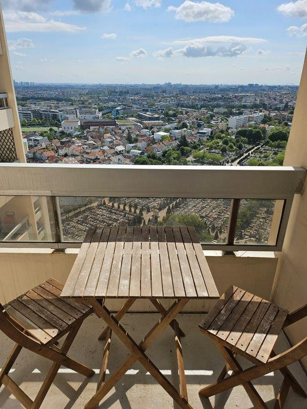 
                                                Location
                                                 Beau studio meublé 36m²