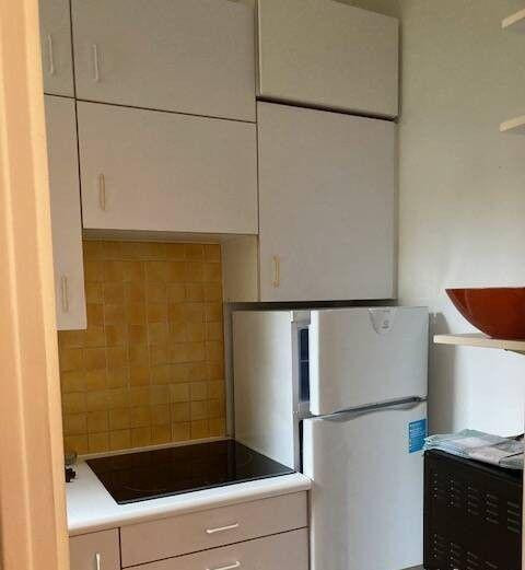 
                                                Location
                                                 Beau studio meublé 36m² donnant sur jardin