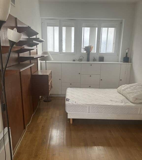 
                                                Location
                                                 Beau studio meublé 36m² donnant sur jardin